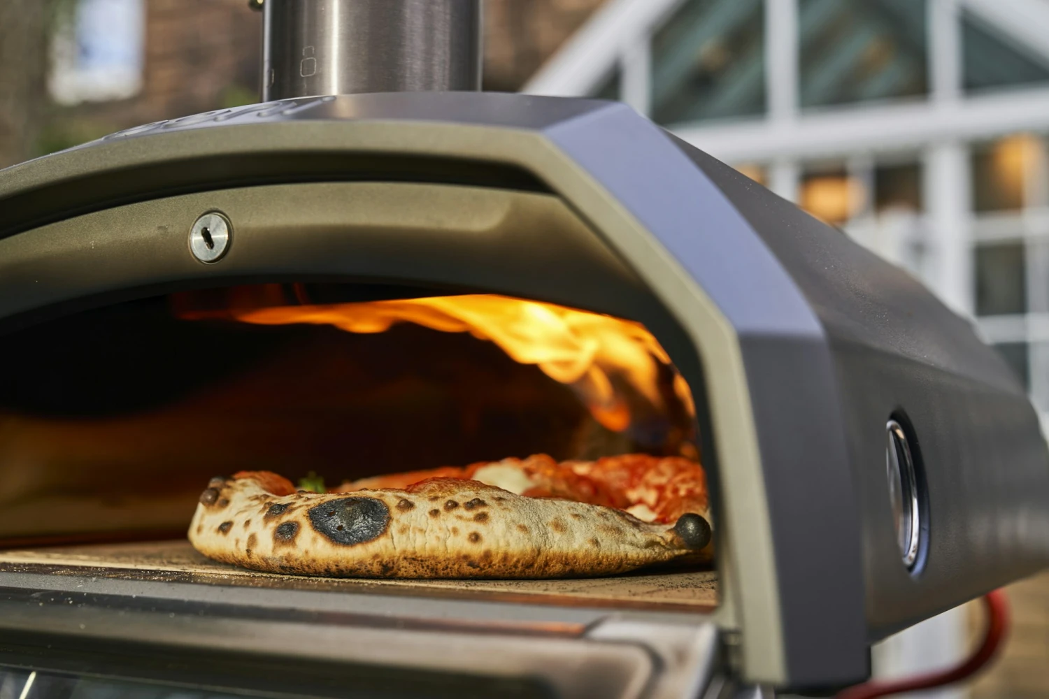 Ooni Karu 12G Multi-Brennstoff Outdoor Pizzaofen – Bild 3